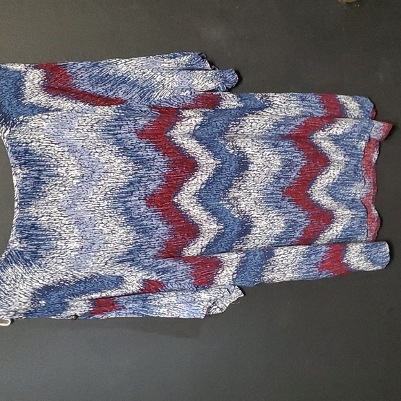 Blouse - Picture 2 of 3